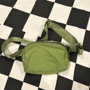 💚 Green Belt Bag 💚
